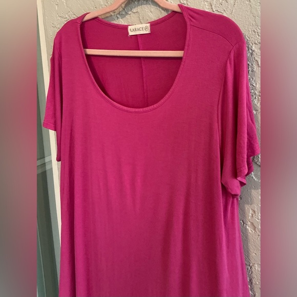 Larace Short Sleeve Scoop Neck Tunic in Pink - Picture 4 of 7